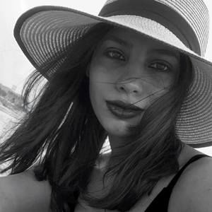 Meet your Posher, Ivannia